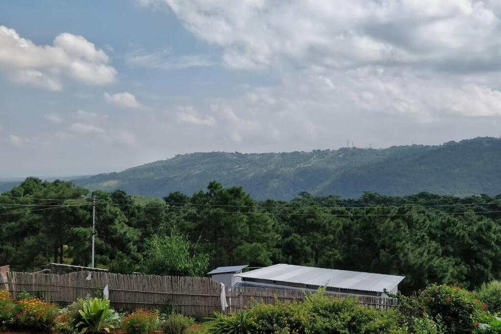 Roseville Shillong Esterno foto