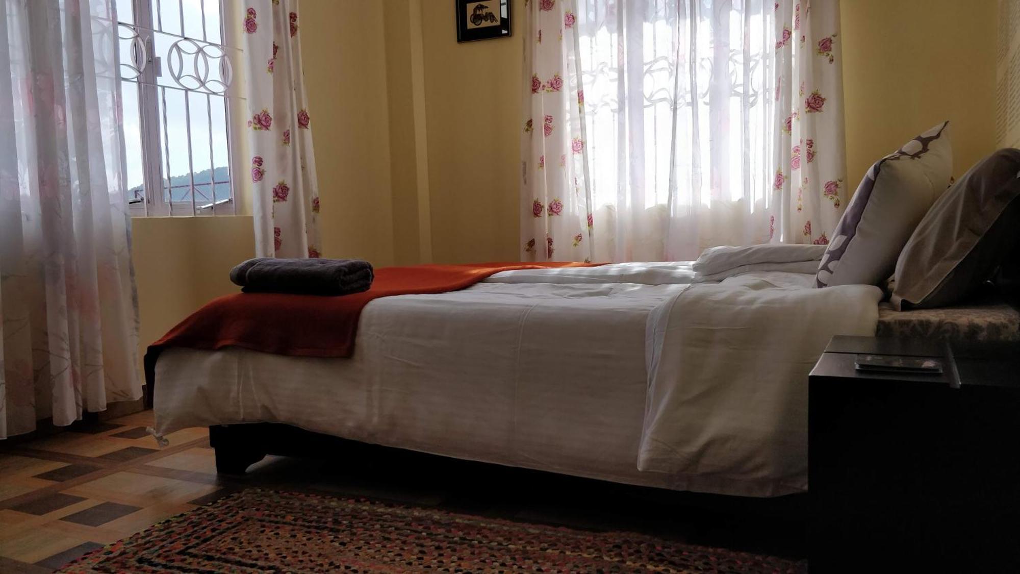 Roseville Shillong Esterno foto