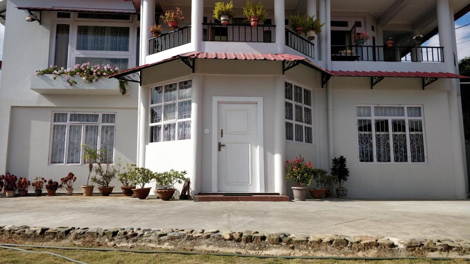 Roseville Shillong Esterno foto